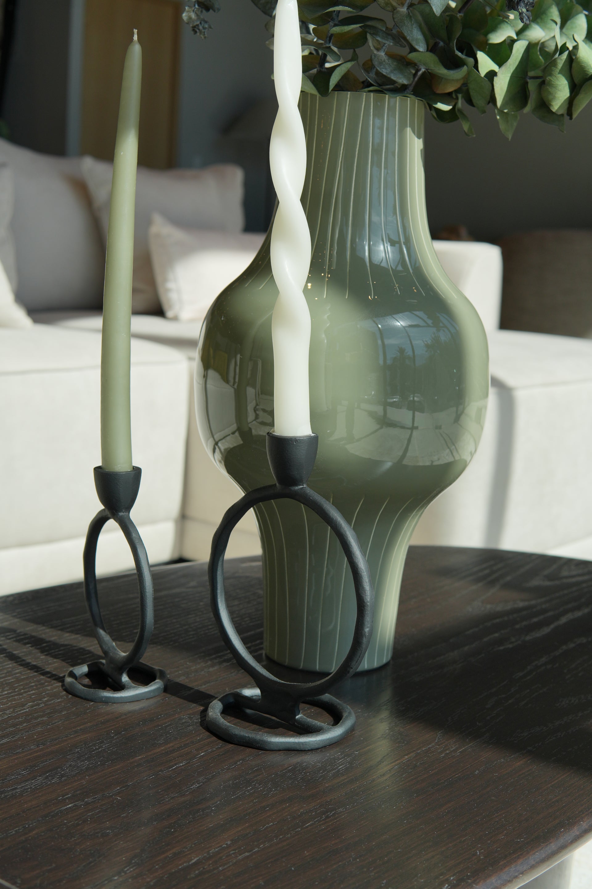 Portavelas circulo negro, metal 8"